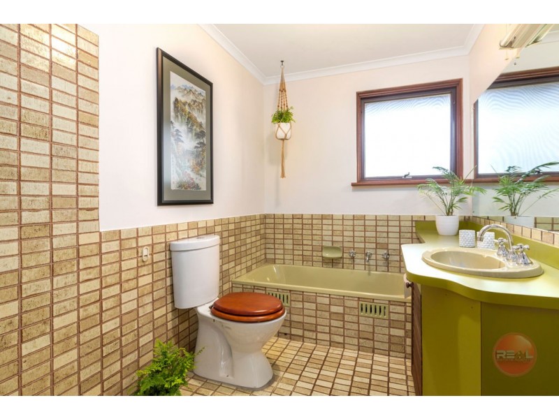 17 Wychwood Grove, Upper Sturt SA 5156