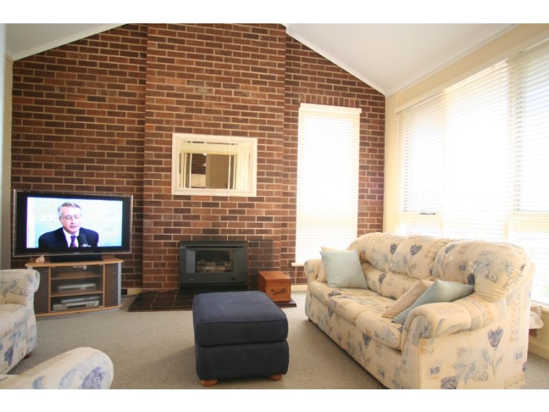 7 Lowanna Road, Seaview Downs SA 5049