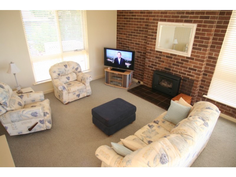 7 Lowanna Road, Seaview Downs SA 5049