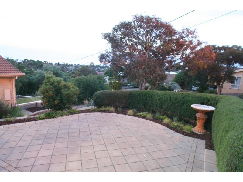 7 Lowanna Road, Seaview Downs SA 5049