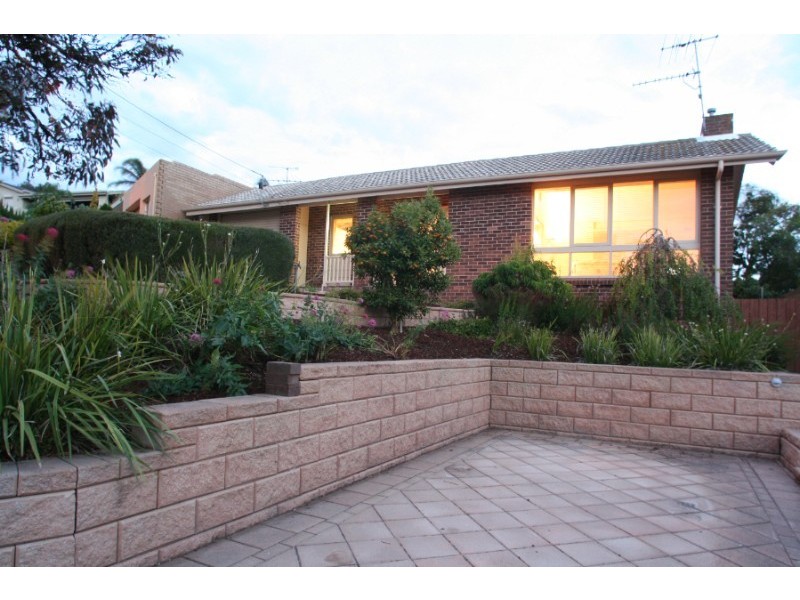 7 Lowanna Road, Seaview Downs SA 5049