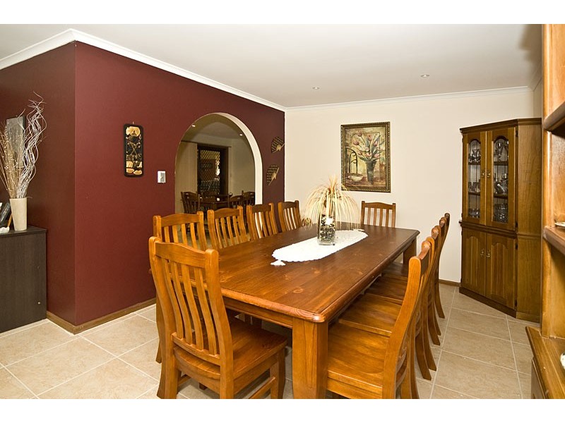 4 Lincoln Cove, Woodcroft SA 5162