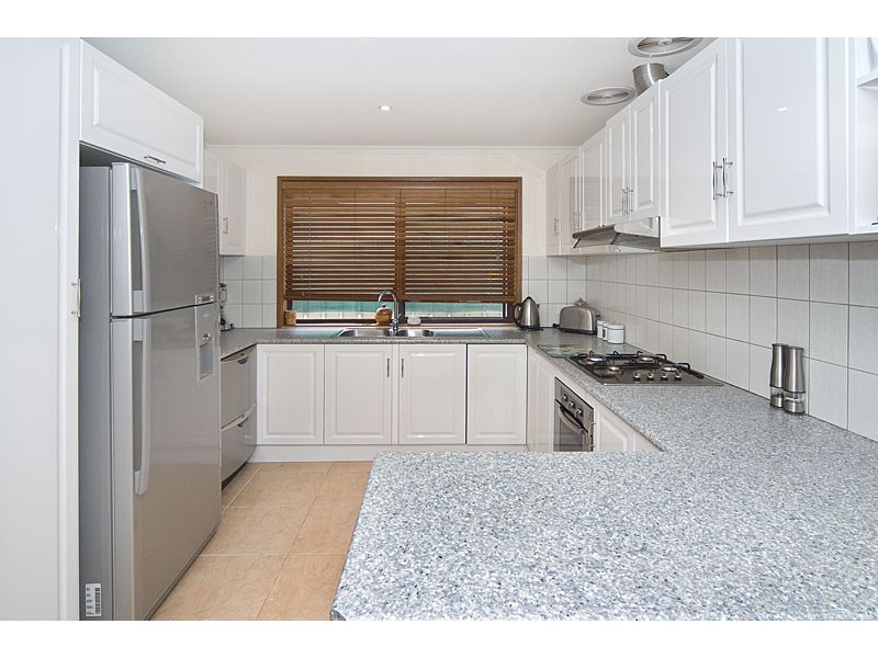 4 Lincoln Cove, Woodcroft SA 5162