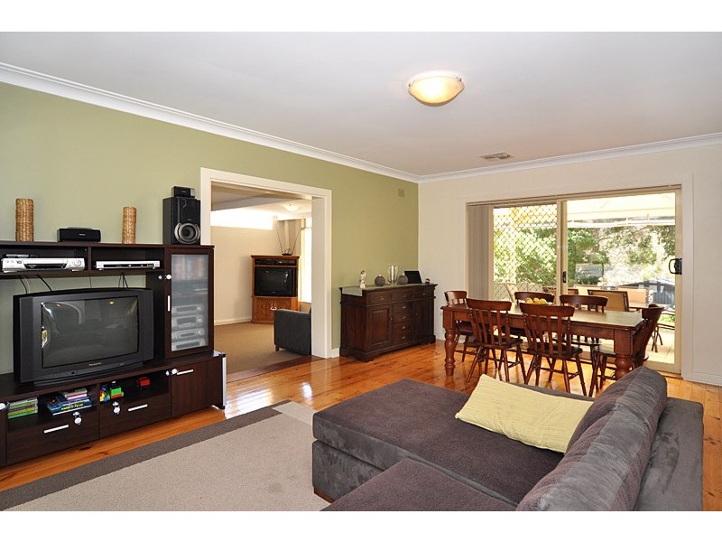 18 Jacaranda Drive, Coromandel Valley SA 5051