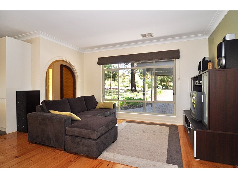 18 Jacaranda Drive, Coromandel Valley SA 5051