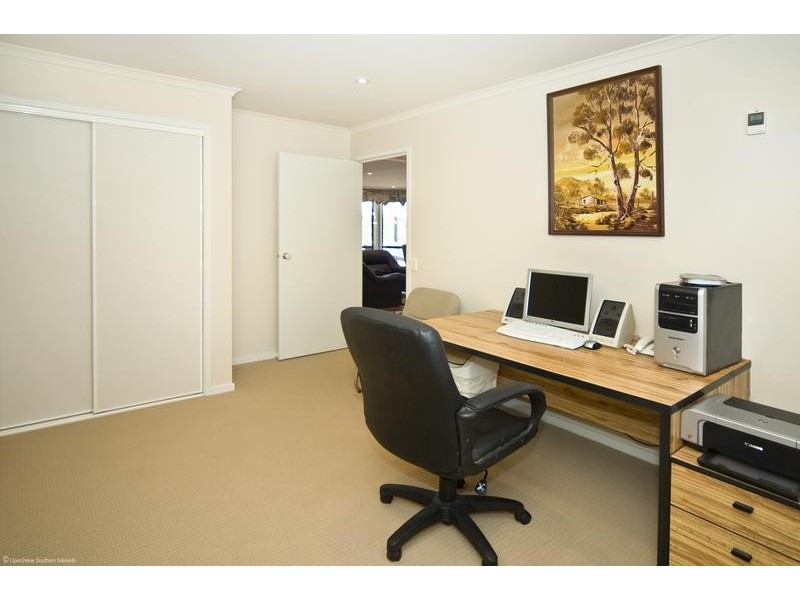 3 Westbury Ct, Woodcroft SA 5162