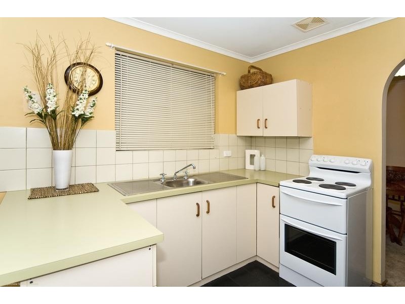 1 Abberton Street, Flagstaff Hill SA 5159