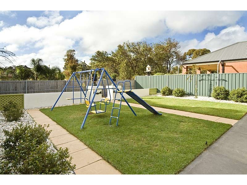 26  Pinnacle Crescent, Flagstaff Hill SA 5159