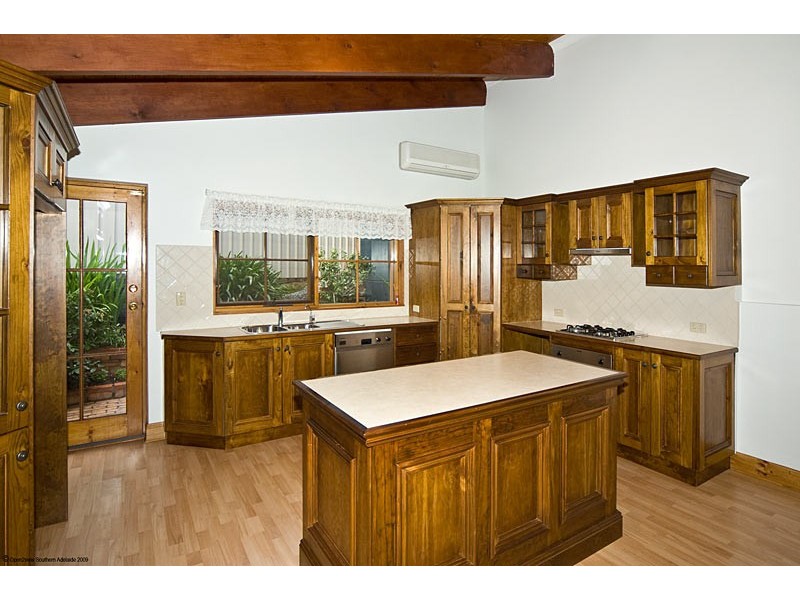 16 Woodland Grove, Aberfoyle Park SA 5159