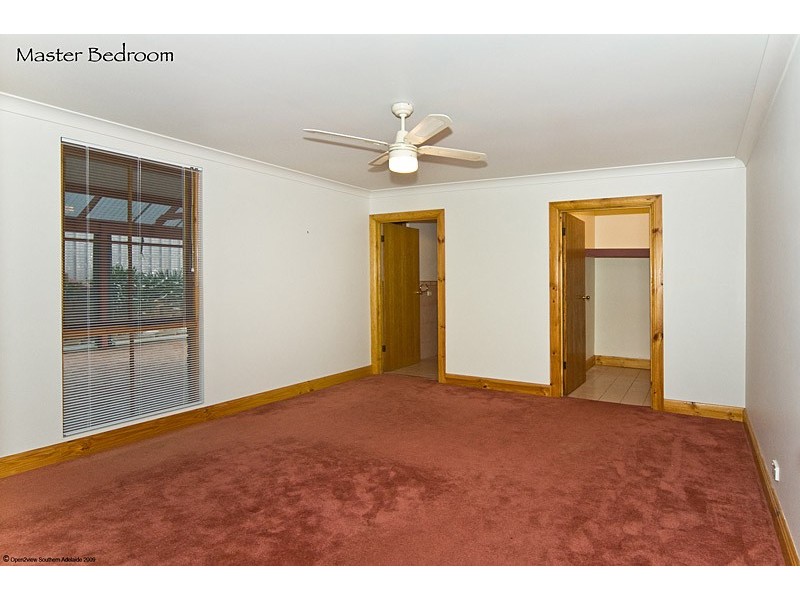 16 Woodland Grove, Aberfoyle Park SA 5159