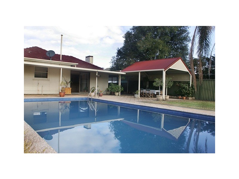 4 Cungena Avenue, Park Holme SA 5043