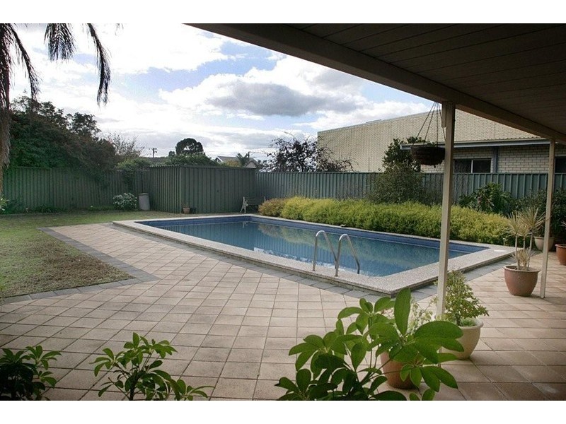 4 Cungena Avenue, Park Holme SA 5043