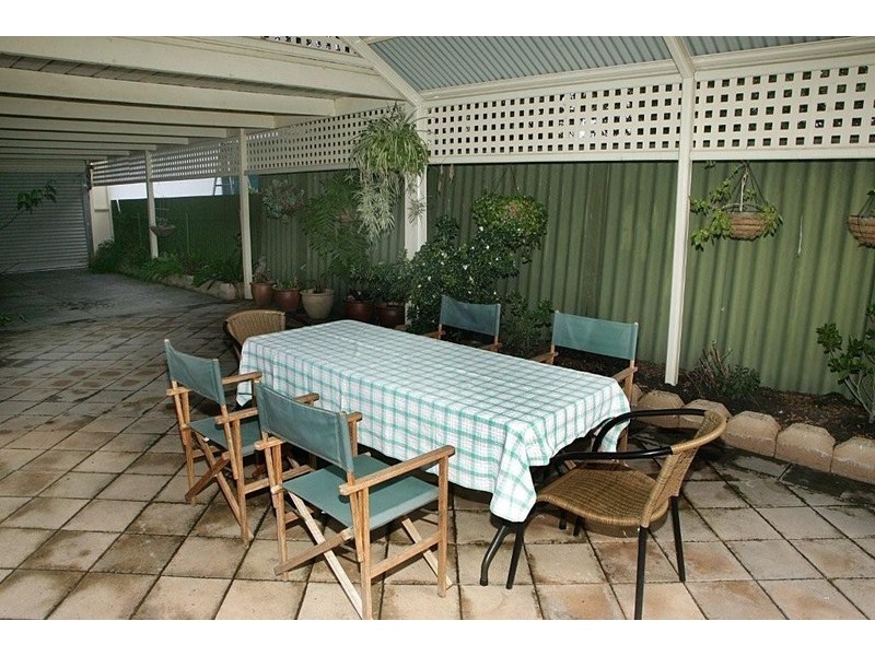 4 Cungena Avenue, Park Holme SA 5043