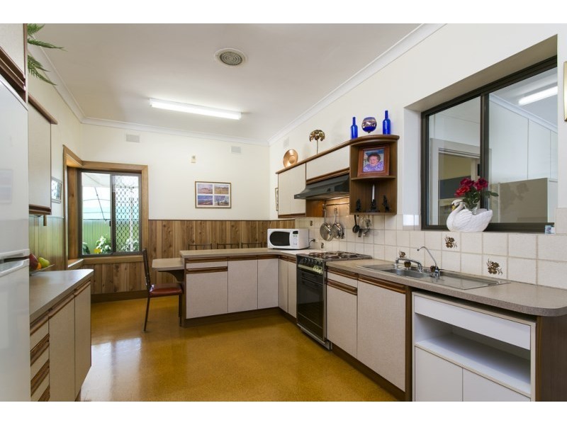 9 Cowra Crescent, Park Holme SA 5043