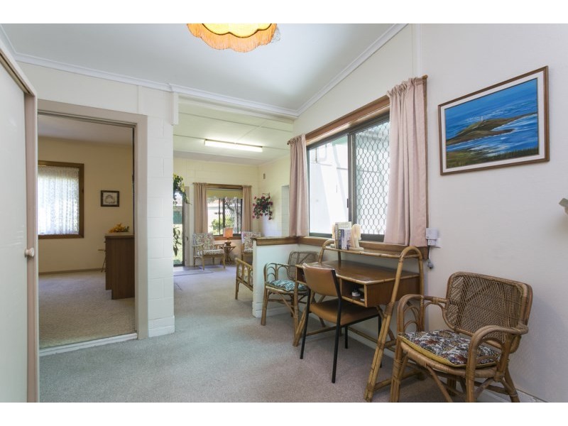 9 Cowra Crescent, Park Holme SA 5043