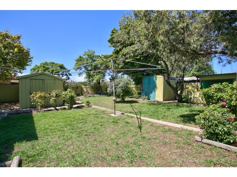 9 Cowra Crescent, Park Holme SA 5043