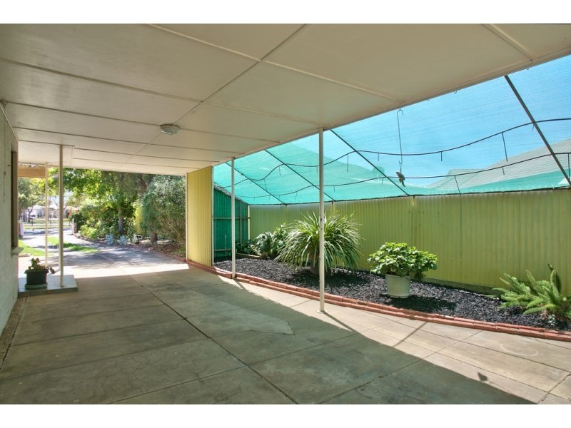 9 Cowra Crescent, Park Holme SA 5043