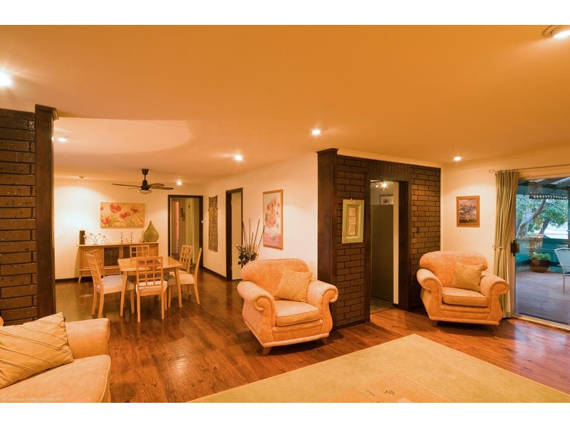 14 Manoora Drive, Hallett Cove SA 5158