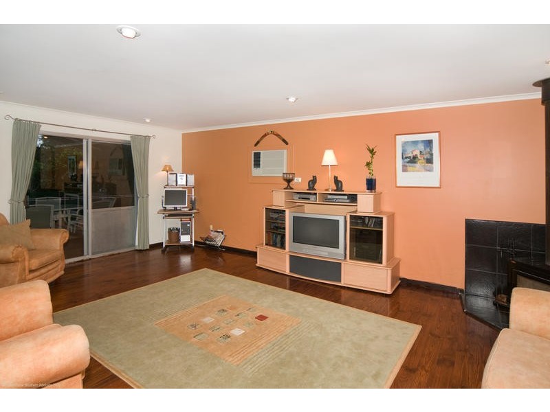 14 Manoora Drive, Hallett Cove SA 5158