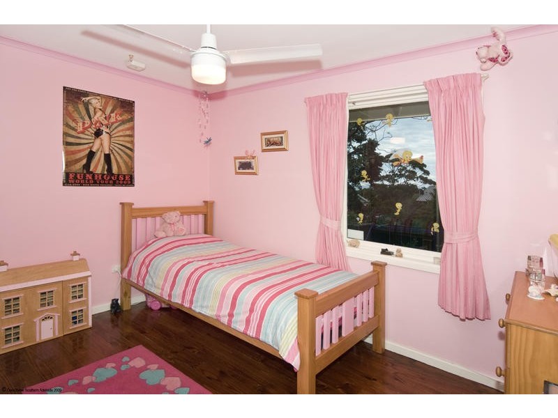 14 Manoora Drive, Hallett Cove SA 5158