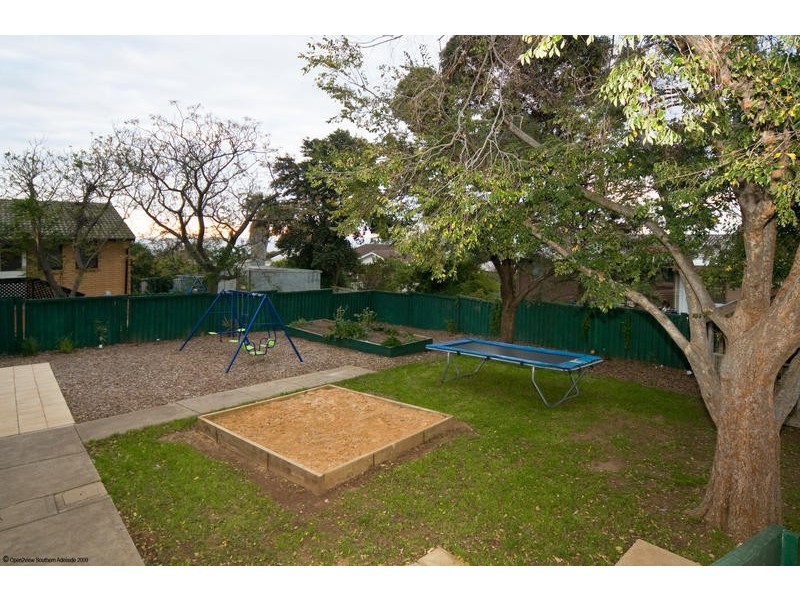 14 Manoora Drive, Hallett Cove SA 5158