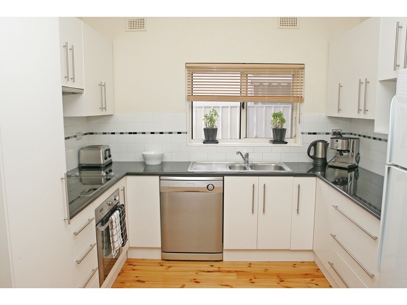 15 Nilpena Avenue, Park Holme SA 5043