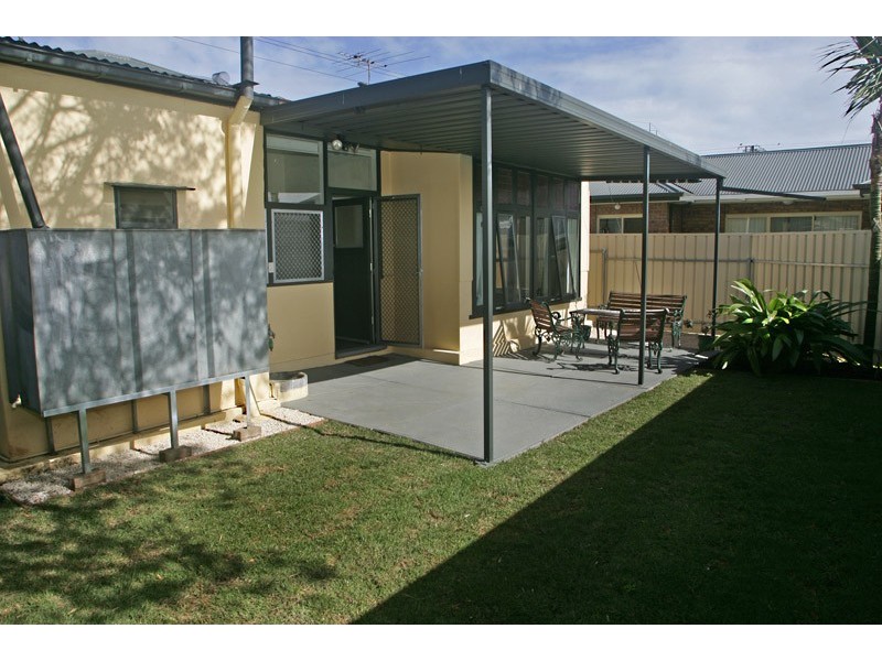 15 Nilpena Avenue, Park Holme SA 5043