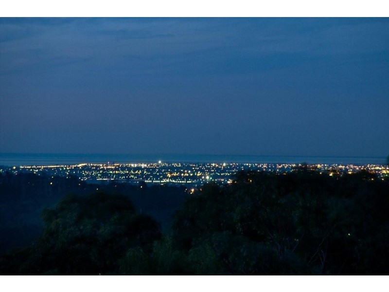 33 Seaview Drive, Happy Valley SA 5159