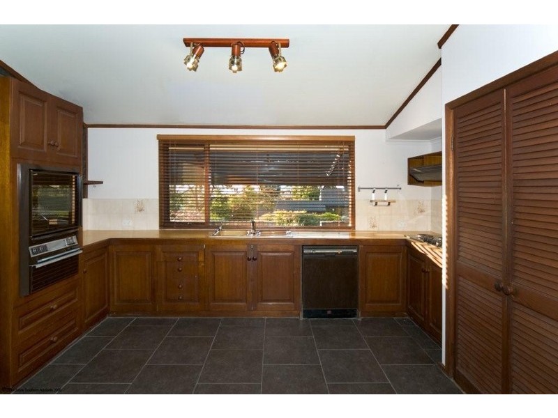 33 Seaview Drive, Happy Valley SA 5159