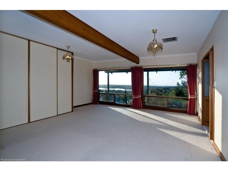 33 Seaview Drive, Happy Valley SA 5159