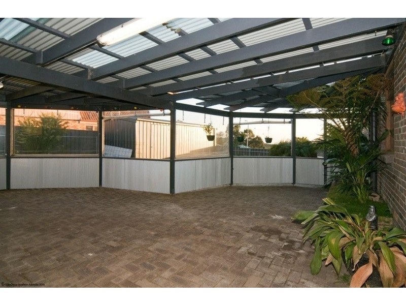 33 Seaview Drive, Happy Valley SA 5159