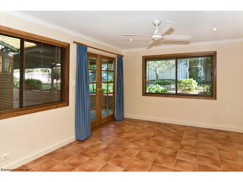 69 Sunnymeade Drive, Aberfoyle Park SA 5159