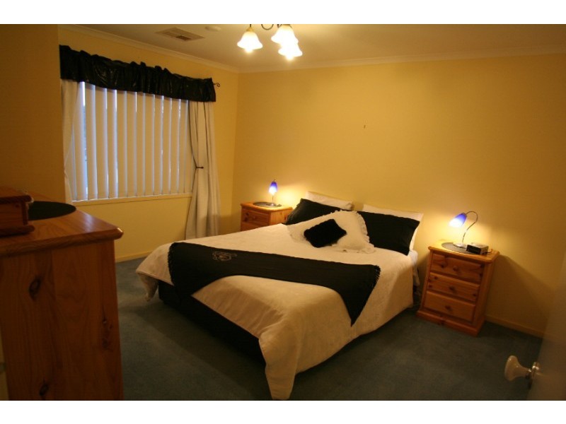 9 Grand Blvd, Seaford Rise SA 5169