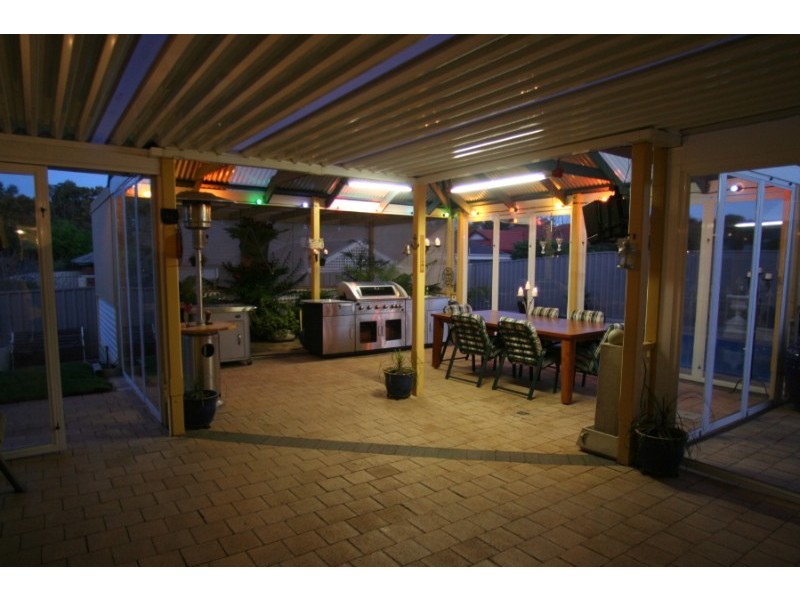 9 Grand Blvd, Seaford Rise SA 5169