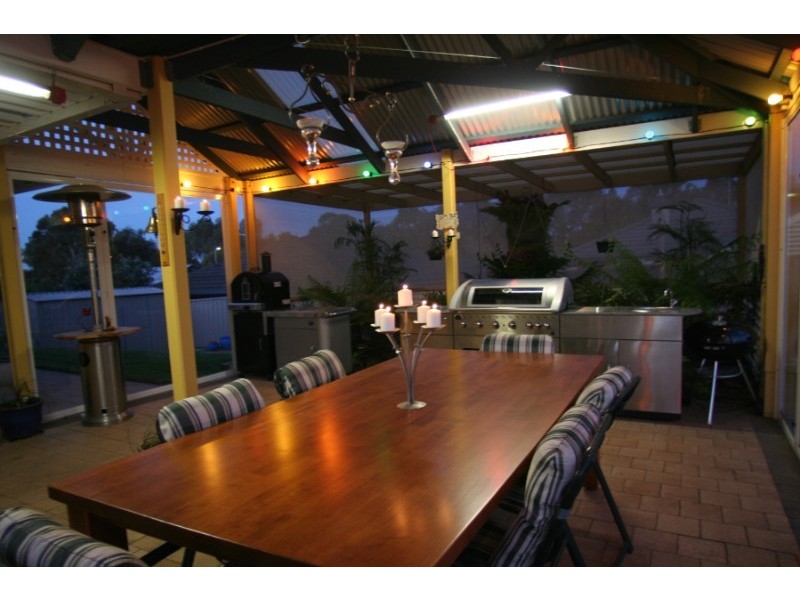 9 Grand Blvd, Seaford Rise SA 5169