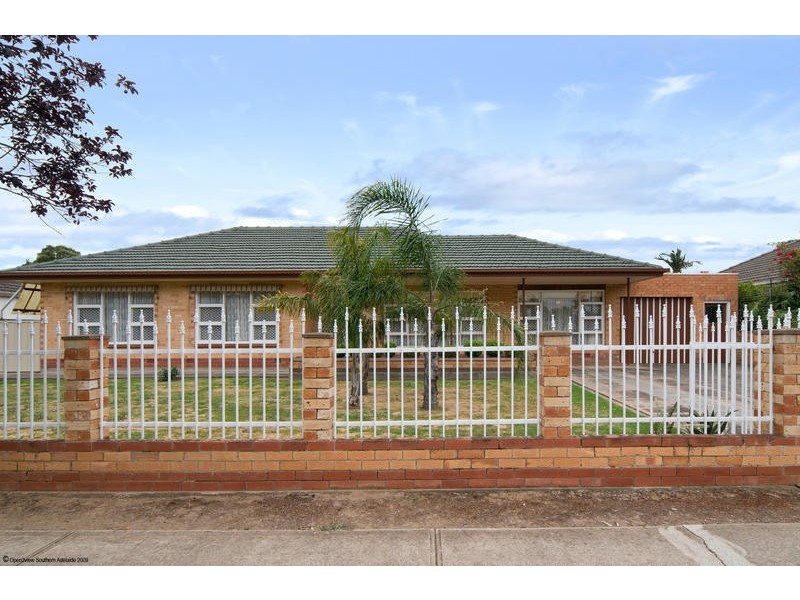 19 Duncan Avenue, Park Holme SA 5043