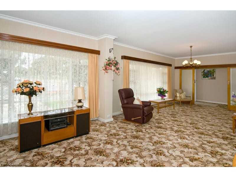 19 Duncan Avenue, Park Holme SA 5043