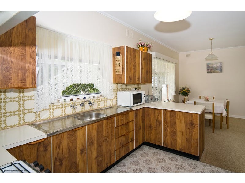 19 Duncan Avenue, Park Holme SA 5043