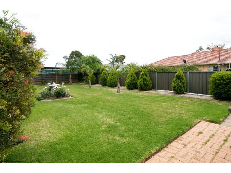 19 Duncan Avenue, Park Holme SA 5043