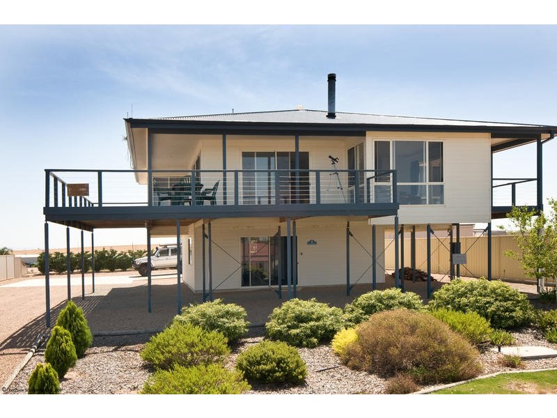 8 Falie Street, Port Broughton SA 5522