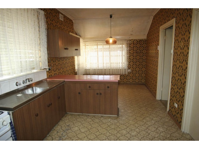 17 Sandison Avenue, Park Holme SA 5043