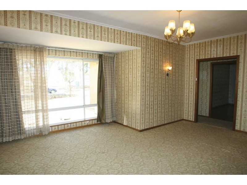 17 Sandison Avenue, Park Holme SA 5043