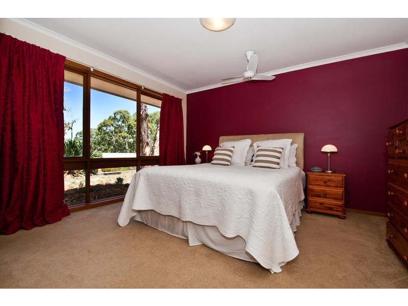 21 Sheoak Crescent, Aberfoyle Park SA 5159