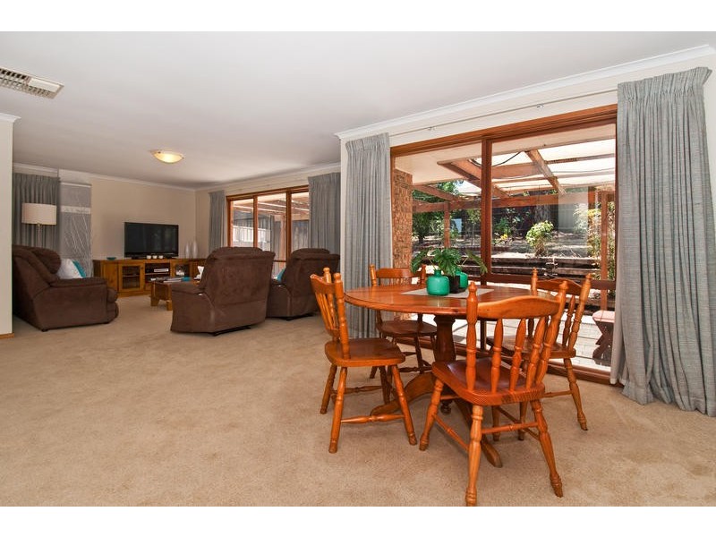 21 Sheoak Crescent, Aberfoyle Park SA 5159