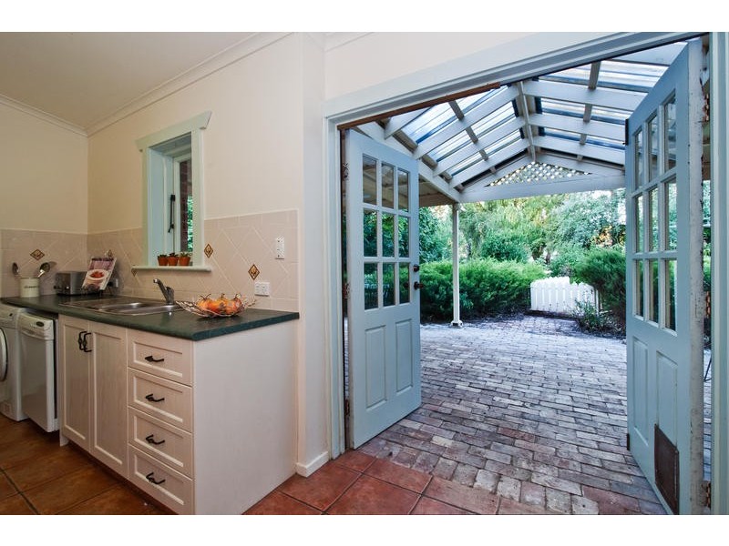 24 Main Road, Willunga SA 5172