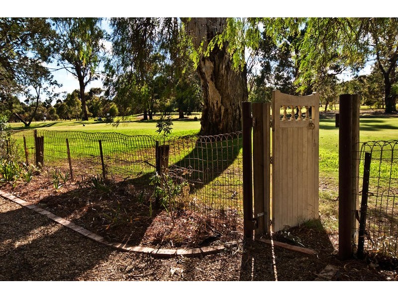 24 Main Road, Willunga SA 5172