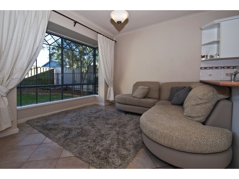 77 Dorrien Avenue, Woodcroft SA 5162