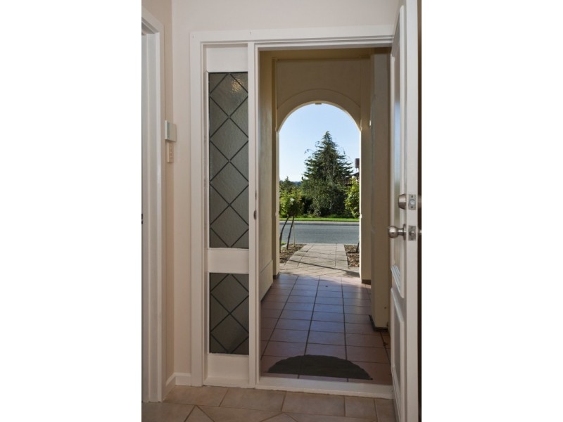 77 Dorrien Avenue, Woodcroft SA 5162