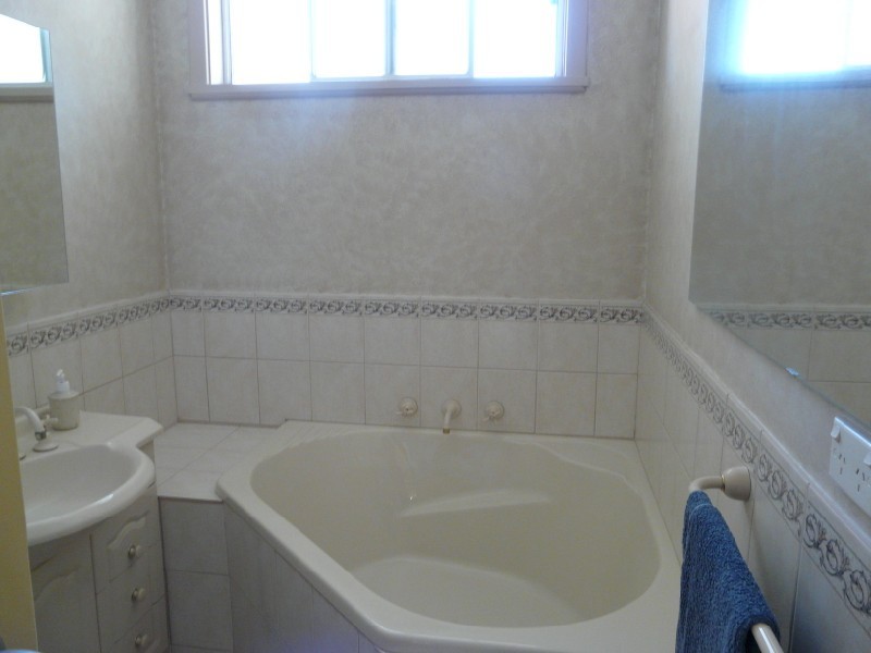 28 Lawson Road, Happy Valley SA 5159