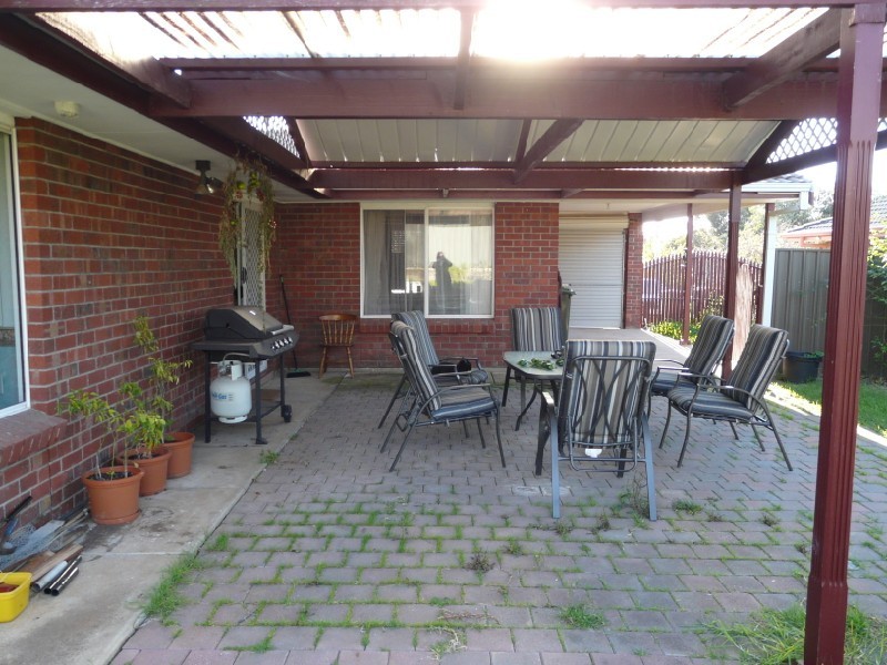 3 Traeger Court, Woodcroft SA 5162